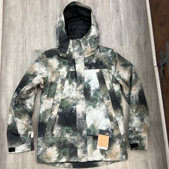 The north face Men’s Clement Triclimate® Jacket Pine Needle Faded Dye Camo Print - Picture 2 of 10
